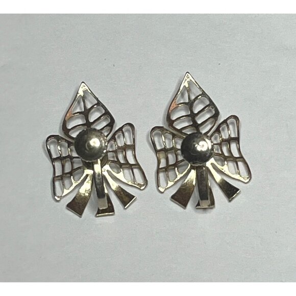 Vintage Filigree Screw Back Earrings With Green Rhinestones - Picture 7 of 7